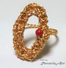 B58. Inel cu coral rosu, fir metalic de gilt crosetat manual, Auriu, 5.6 cm, 46 - 56, RavariuArt