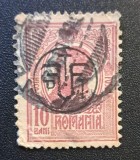 Emisiunea Provizorie PTT (1918&ndash;1919) - 10 BANI Roșu-Carmin cu Supratipar Monogramă și Ștampilă Poștală / Feroviară &Icirc;naripată (Dintelat, Ștampilat) RO1