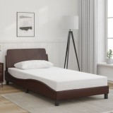 Cumpara ieftin Cadru de pat cu tăblie, maro, 100x200 cm, piele ecologică
