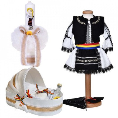Set costum traditional fetita, trusou botez landou si lumanare, decor national, foto