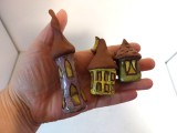 Set căsuțe decorative din ceramică lucrată manual &ndash; stil de basm (3 piese)