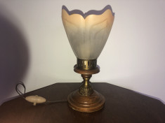 Veioza,lampa veche franceza ,corp din lemn si alama,abajur din sticla foto