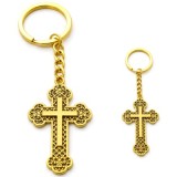 Cumpara ieftin Set 2 brelocuri aurii 10,8 cm cu cruce 5,4 x 3,2 cm, port chei metalic filigranat patinat pentru femei si barbati sau marturii botez