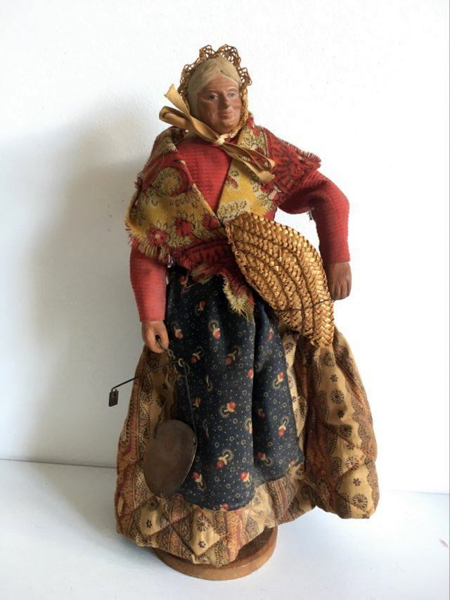 Papusa traditionala veche, vintage, femeia in costum national popular  (Olanda?) | Okazii.ro
