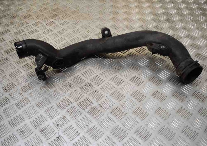 Furtun intercooler st&acirc;nga VW PASSAT B6 3C2 2010 OEM: 1K0145770A