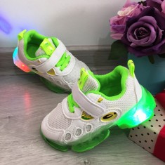 Adidasi usori albi verzi cu lumini LED beculete pt baieti 21 22 cod 0638 foto
