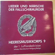 Lieder und Marsche der Fallschirmjager heeresmusikkorps 9 ( vinil )