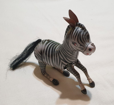 ZEBRA - Jucarie veche anii 1980 - tabla litografiata, mecanica - functionala foto