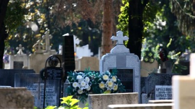Vand loc de veci in Cimitirul Bellu foto
