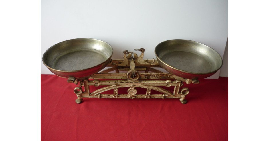 CANTAR VECHI CU TALERE 5 Kg. (003) | arhiva Okazii.ro
