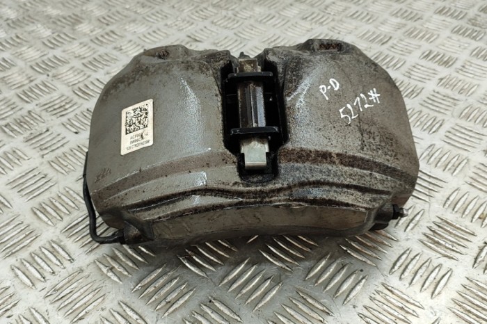 Etrier de fr&acirc;nă dreapta față AUDI A4 Avant 8W5, B9 2017 OEM: 8W0615108D 30029619