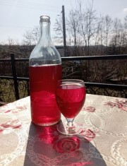 Vin roșu natural deosebit pentru evenimente