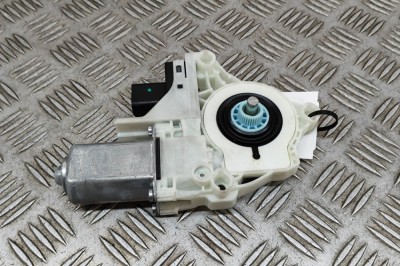 Motor macara geam ușă dreapta față TESLA MODEL Y 2023 OEM: 1526796-00-E 26302080 foto