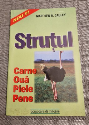 Strutul carne oua piele pene Matthew A. Cauley foto
