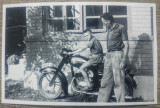 Copil pe motocicleta, numere Bucuresti// fotografie 1962, Romania 1900 - 1950, Portrete