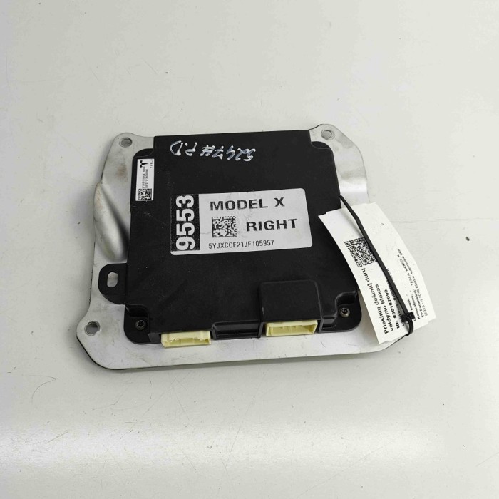 Modul de control ușă dreapta față TESLA MODEL X 2018 OEM: 1050183-00-E 30187099