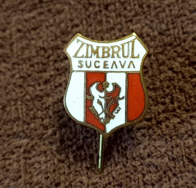 Insigna fotbal - &amp;quot;ZIMBRUL&amp;quot; SUCEAVA (varianta 2) foto