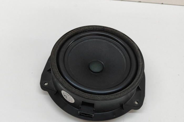Difuzor ușă st&acirc;nga față AUDI Q3 F3 2021 OEM: 83A035411 31054927