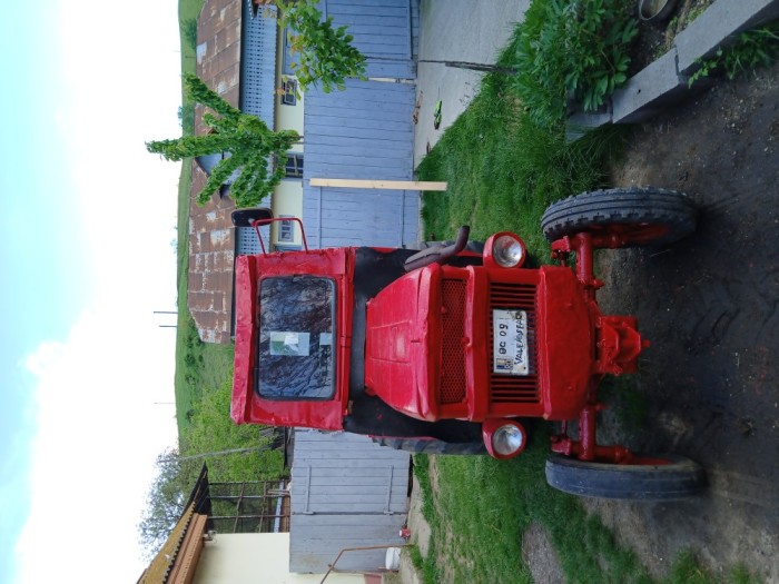 Tractor 445 v