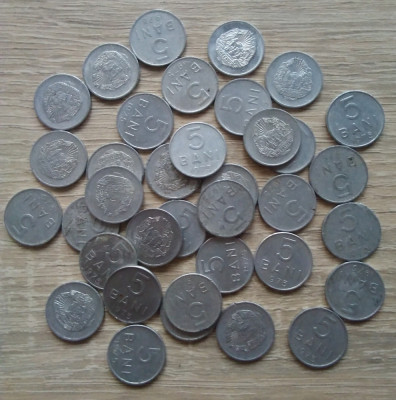 Lot 36 monede 5 bani 1975 foto