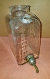 G237-Recipient vechi din sticla Patent ALFRED KOCHMANN cu robinet metalic stare foarte buna. Perioada anii 1900, maxim interbelic.