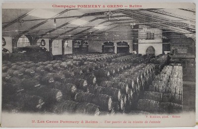 PIVNITELE POMMERY LA REIMS , O PARTE DIN RECOLTA ANULUI , BUTOAIE DEPOZITATE , CARTE POSTALA , INCEPUTUL SEC. XX foto