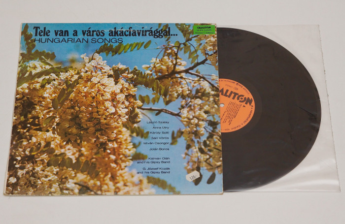 Tele Van A V&aacute;ros Ak&aacute;cfavir&aacute;ggal (Hungarian Songs) - disc vinil ( vinyl , LP )