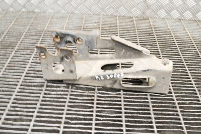Suport aripa dreapta față RENAULT MASTER II Furgon FD 2006 12565412