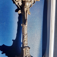 C869-Crucifix stativ IISUS HRISTOS stil Baroc vechi anii 1900. Material staniu.