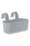 Cumpara ieftin Ghiveci gri din plastic cu dungi &icirc;n relief pentru balustradă/balcon 3,2 l