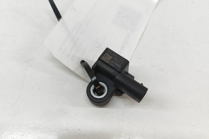 Senzor de impact st&acirc;nga spate JEEP Avenger J2 2025 OEM: 9849215780 | 31944235