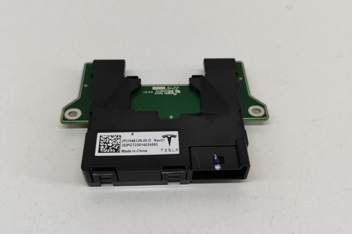 USB TESLA MODEL 3 2022 OEM: 1546129-61-D,1546129-00-D 26244974