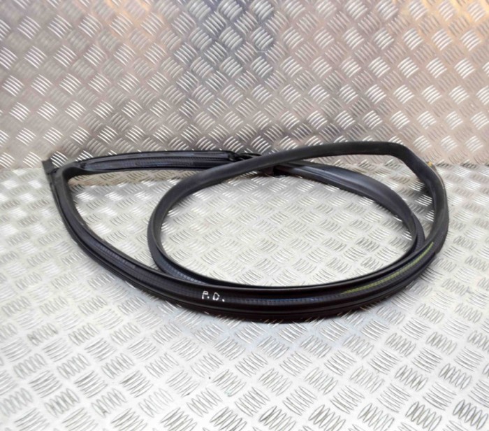 Garnitura ușă dreapta față TESLA MODEL 3 2018 OEM: 1090500-50-F