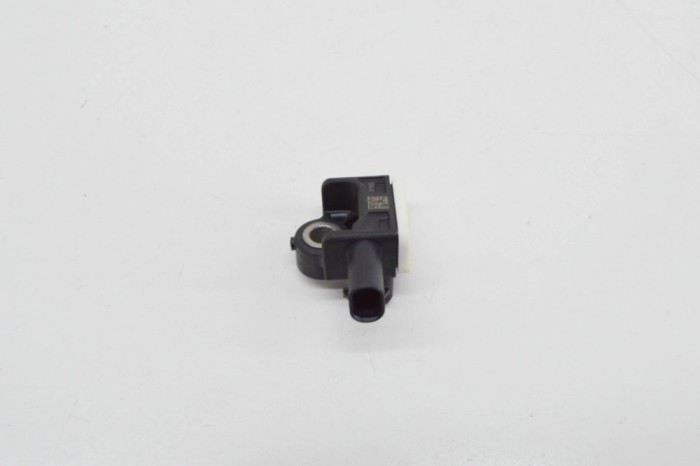 Senzor de impact st&acirc;nga față TESLA MODEL X 2020 OEM: 1060058-00-A | 21158718