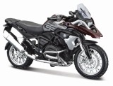 MAISTO MOTOCICLETA METALICA EDITIE SPECIALA BMW R1200 SCARA 1 LA 18 SuperHeroes ToysZone