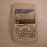 Husa Silicon Blackberry 8300 8310 8320 8330 - Alba PROMO