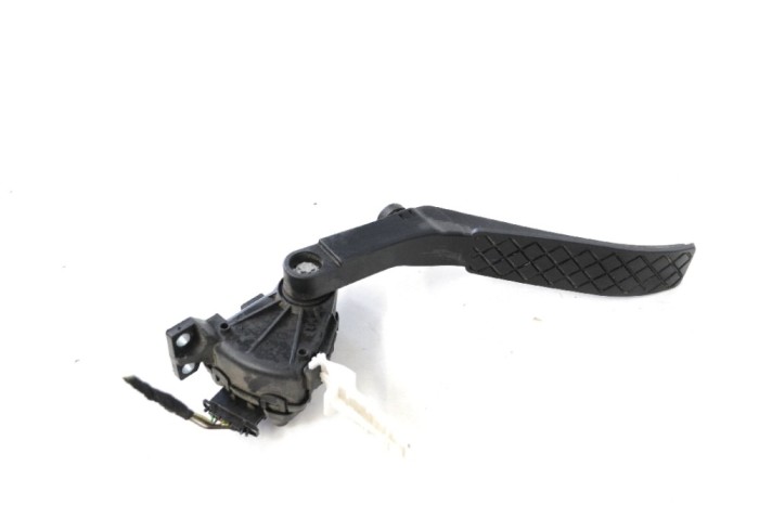 Pedala de accelerație VW TOUAREG 7P5 2017 OEM: 7L0723507D 11370989