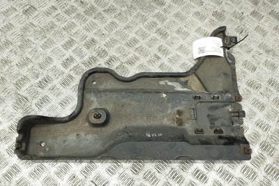 Scut motor dreapta spate VW PASSAT B8 3G2 2017 OEM: 3Q0825102A 27134476 foto
