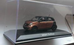 Macheta Smart forfour 2016 (W453) maro - Norev 1/43 foto