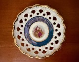 FARFURIOARA DIN PORTELAN, CU MARGINEA PERFORATA- MARCAJ PREUSS DORZ D13,5CM