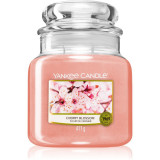 Yankee Candle Cherry Blossom lum&acirc;nare parfumată 411 g
