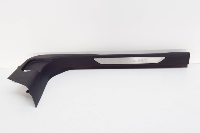 Ornament prag interior st&acirc;nga față JAGUAR E-PACE X540 2020 OEM: J9C3-02349-A,J9C3-02349-C,J9C3-02349-D,J9C3-02349-E,J9C3-02349-H | 11815786