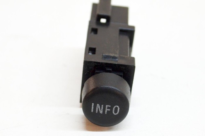 Comutator MITSUBISHI OUTLANDER II CW_W 2010 OEM: R2362,0H04 | 13929536