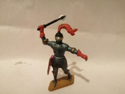 bnk jc Starlux - cavaler cu buzdugan si scut foto