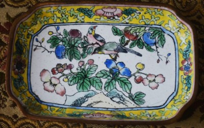 Lot de doua vase mici emailate realizate in China, circa 1950 foto