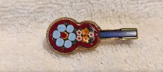 BROSA din MICROMOZAIC VENETIAN manopera EXCEPTIONALA forma CHITARA vintage RARA