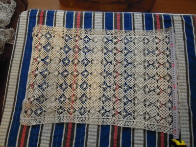 Macrame (mileu) de forma dreptunghiulara avand dimensiunea laturilor de 72x52 cm foto