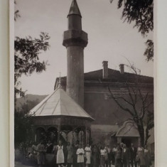 ADA KALEH , TURISTI POZAND LANGA MINARET , LA INTRAREA IN MOSCHEE , FOTOGRAFIE TIP CARTE POSTALA , 1935