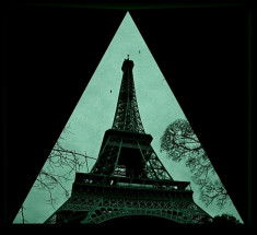 Tablou fosforescent triunghi La picioarele Turnului Eiffel foto