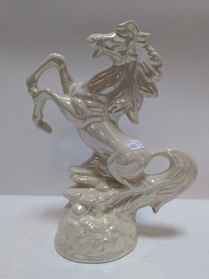 Bibelou portelan - Cal alb foto